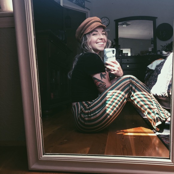 Meet your Posher, Kelsey - Picture 1 of 5